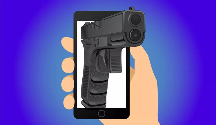 Dallas Police Allege 17-Year-Old Is Part of Crew Luring and Robbing Grindr Users