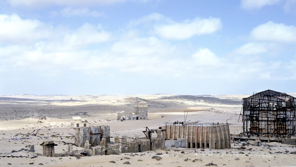 Doug Aitken’s ‘Electric Earth’ Is Modern Art Our Screen-Obsessed Culture Can Connect With