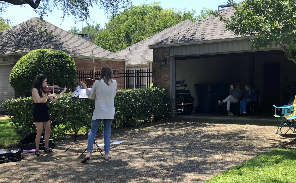 Dallas Symphony Orchestra Members Perform One-On-One for Hospital Patients