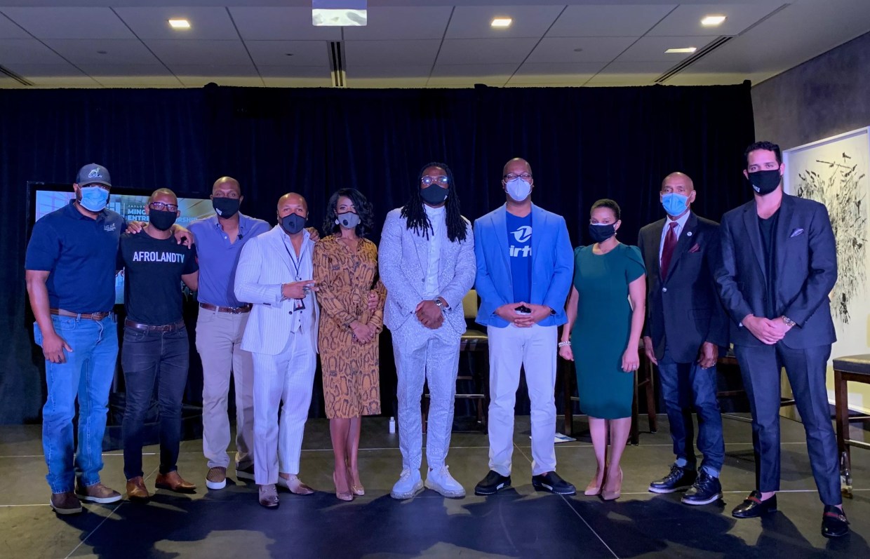 Dallas Cowboys’ Jaylon Smith Invests in Local Minority Entrepreneurs