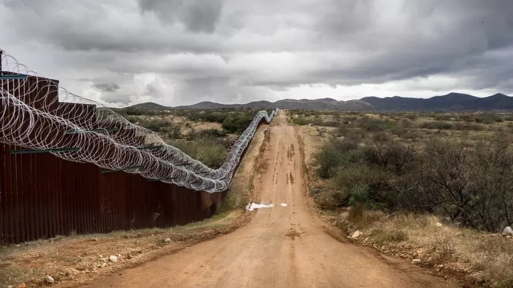Gov. Greg Abbott Warns of Migrant ‘Caravans,’ Brags About Installing Razor Wire Along Border