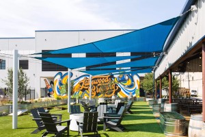 the courtyard at Lakewood Brewing