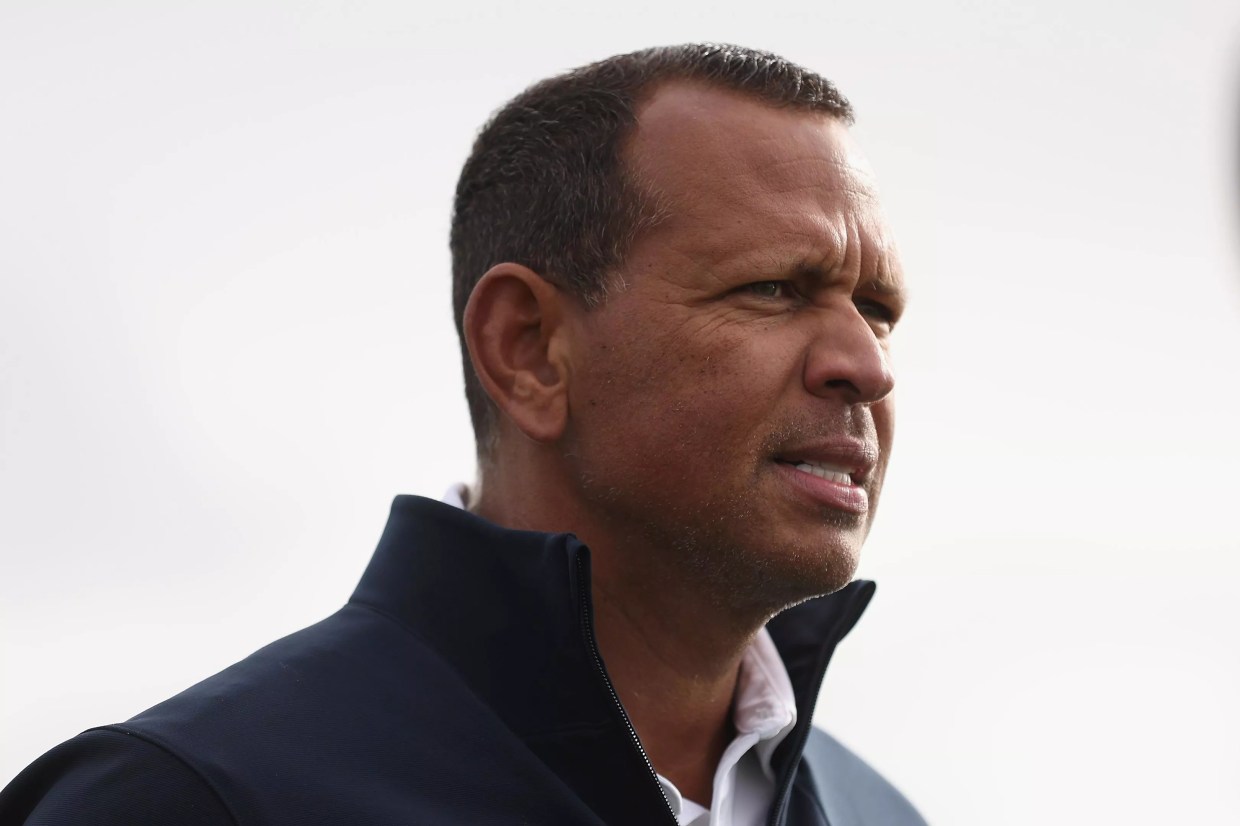 Alex Rodriguez’s Daughter Surprises Him at Dallas Mavericks Game