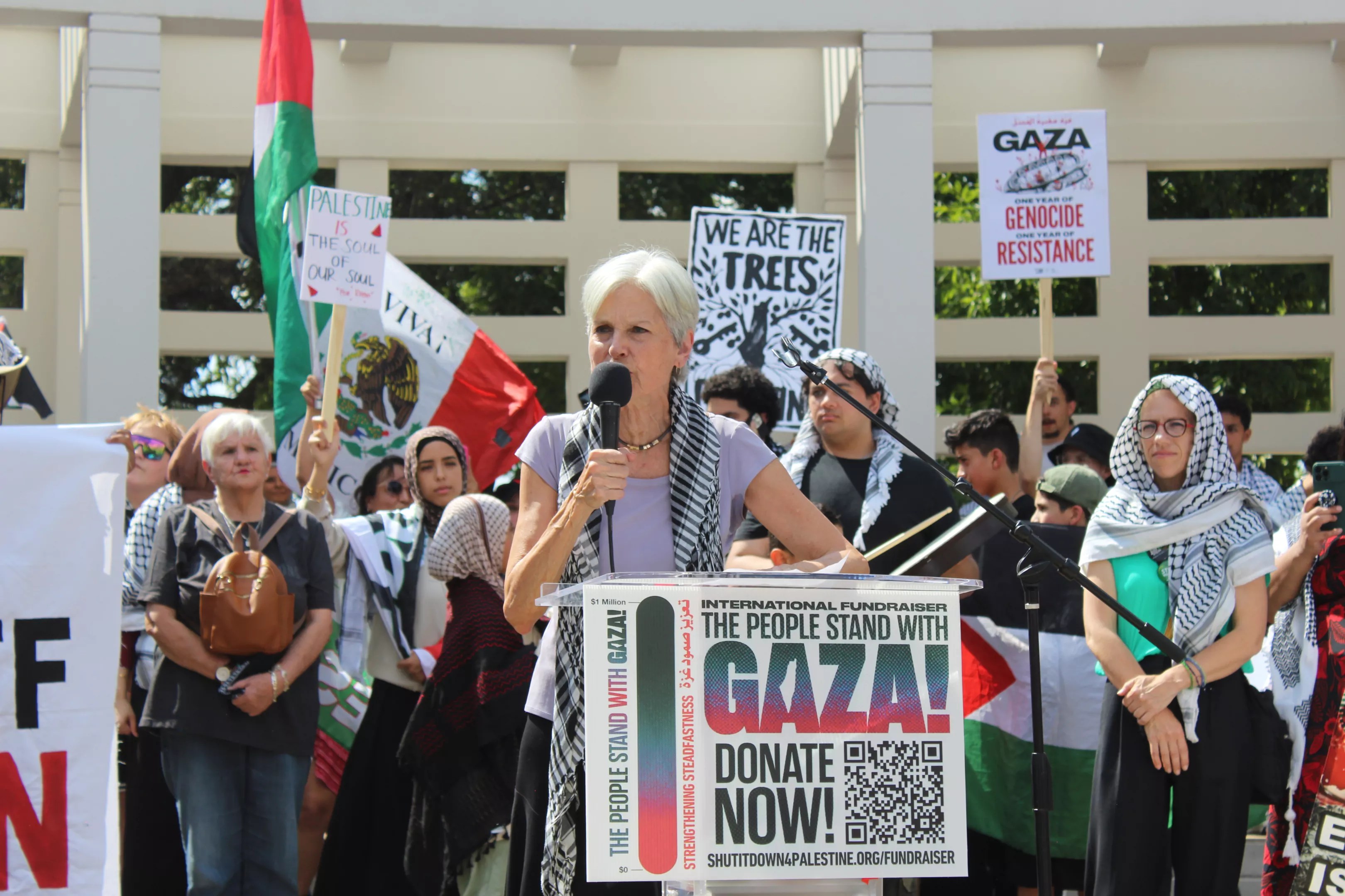 Students stand in solidarity with Palestine in Dallas, joining thousands of students across college campuses doing the same.