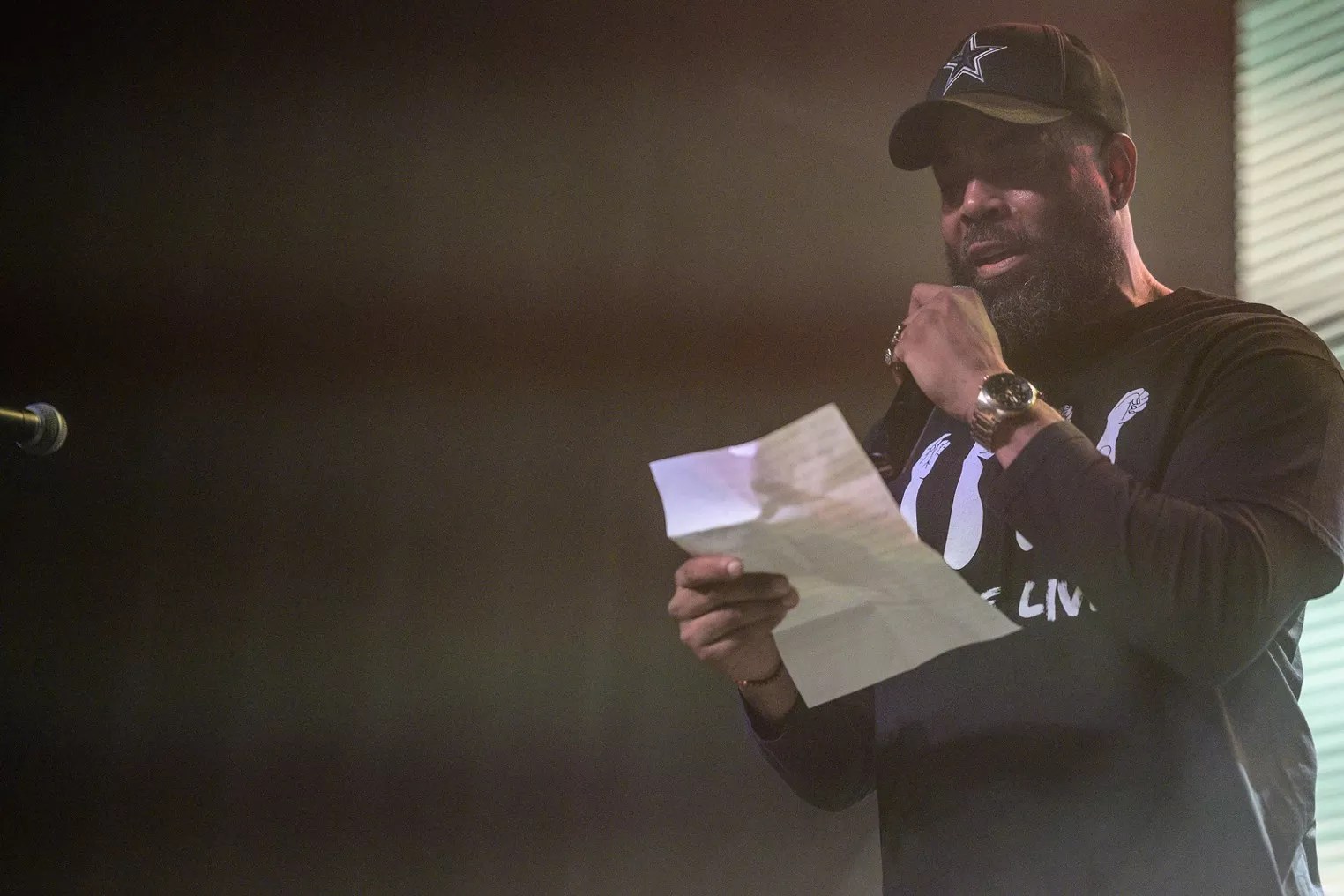 The D.O.C. presenting a Lifetime Achievement Award to Erykah Badu in Deep Ellum, 2019.