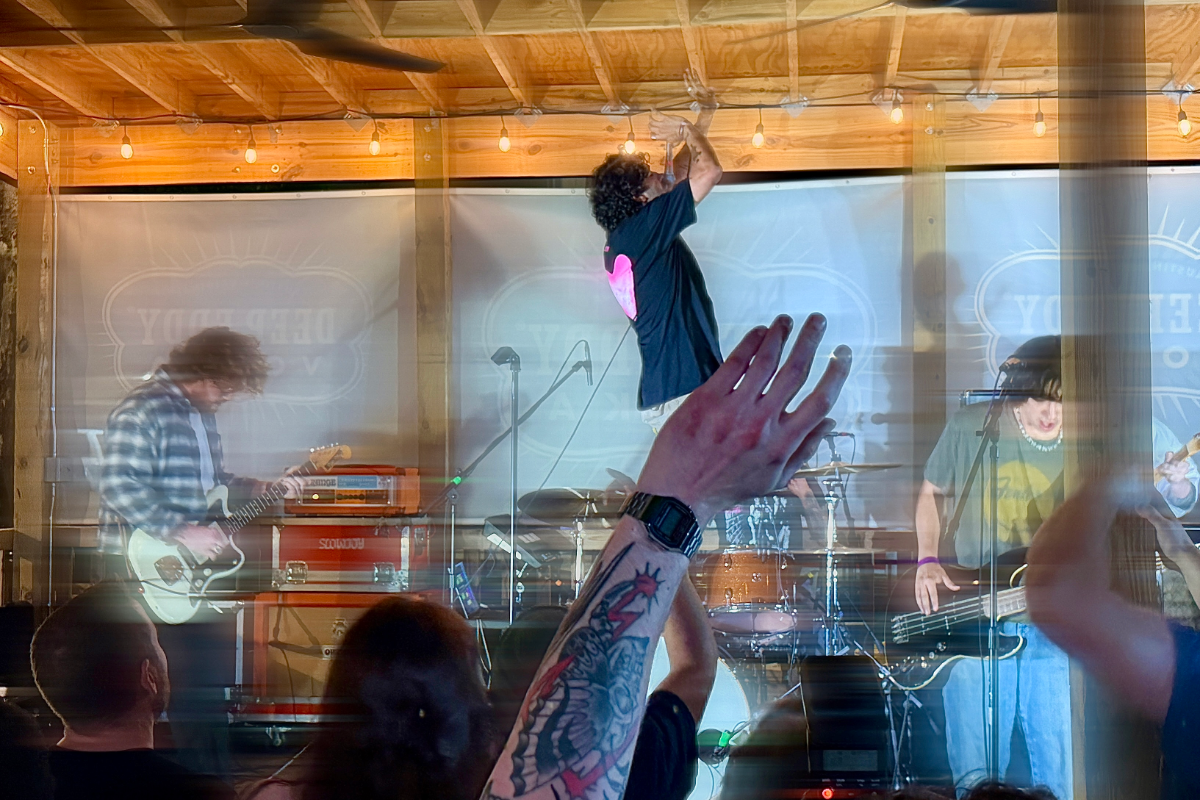 Band, screaming, crowds