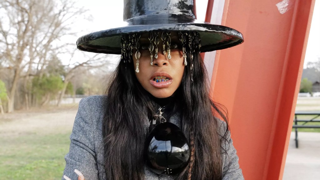 eryKah Badu Mama’s Gun 25: Return of Automatic Slim